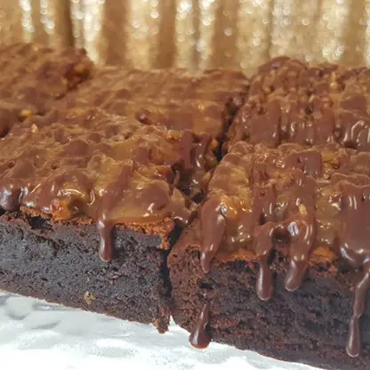 Fudge-topped brownies