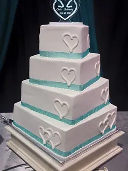 Square tiers with teal hearts